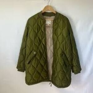 Avec Les Filles Olive Green Quilted Puffer Jacket Size Medium (Preloved)